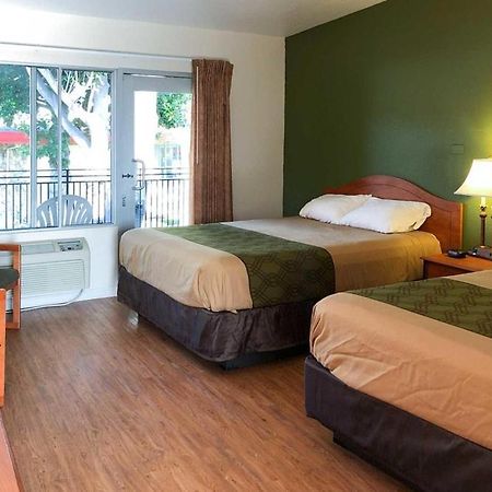 Garden Inn & Suites Oakland Airport Esterno foto