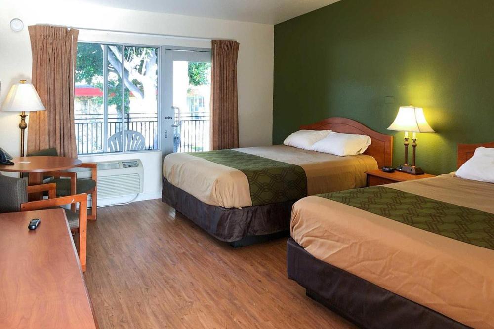 Garden Inn & Suites Oakland Airport Esterno foto